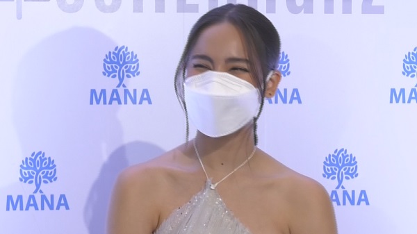 “ญาญ่า” เซอร์ไพรส์ “ณเดชน์” ให้ของขวัญเป็นทองคำแท่ง (มีคลิป)