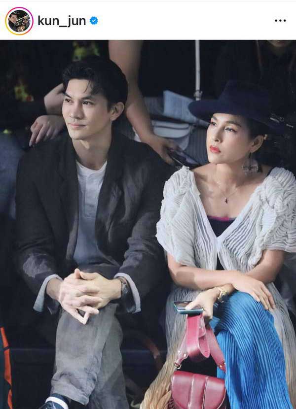 เคน-หน่อย เชียร์ติดขอบ! ลูกชายขึ้นเวทีแฟชั่นโชว์ โตเป็นหนุ่มแล้วหล่อเท่แพ็คคู่ เคน-หน่อย เชียร์ติดขอบ! ลูกชายขึ้นเวทีแฟชั่นโชว์ โตเป็นหนุ่มแล้วหล่อเท่แพ็คคู่