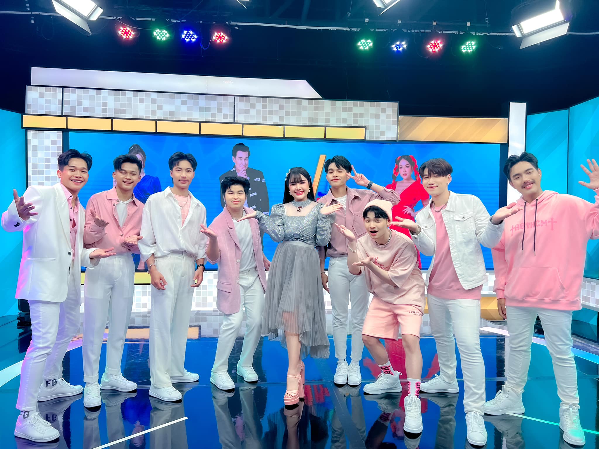 เจนนี่ รัชนก แจงเงื่อนไขต่อสัญญาศิลปินในสังกัด ยันไม่ได้ทอดทิ้ง และไม่เคยบังคับใคร