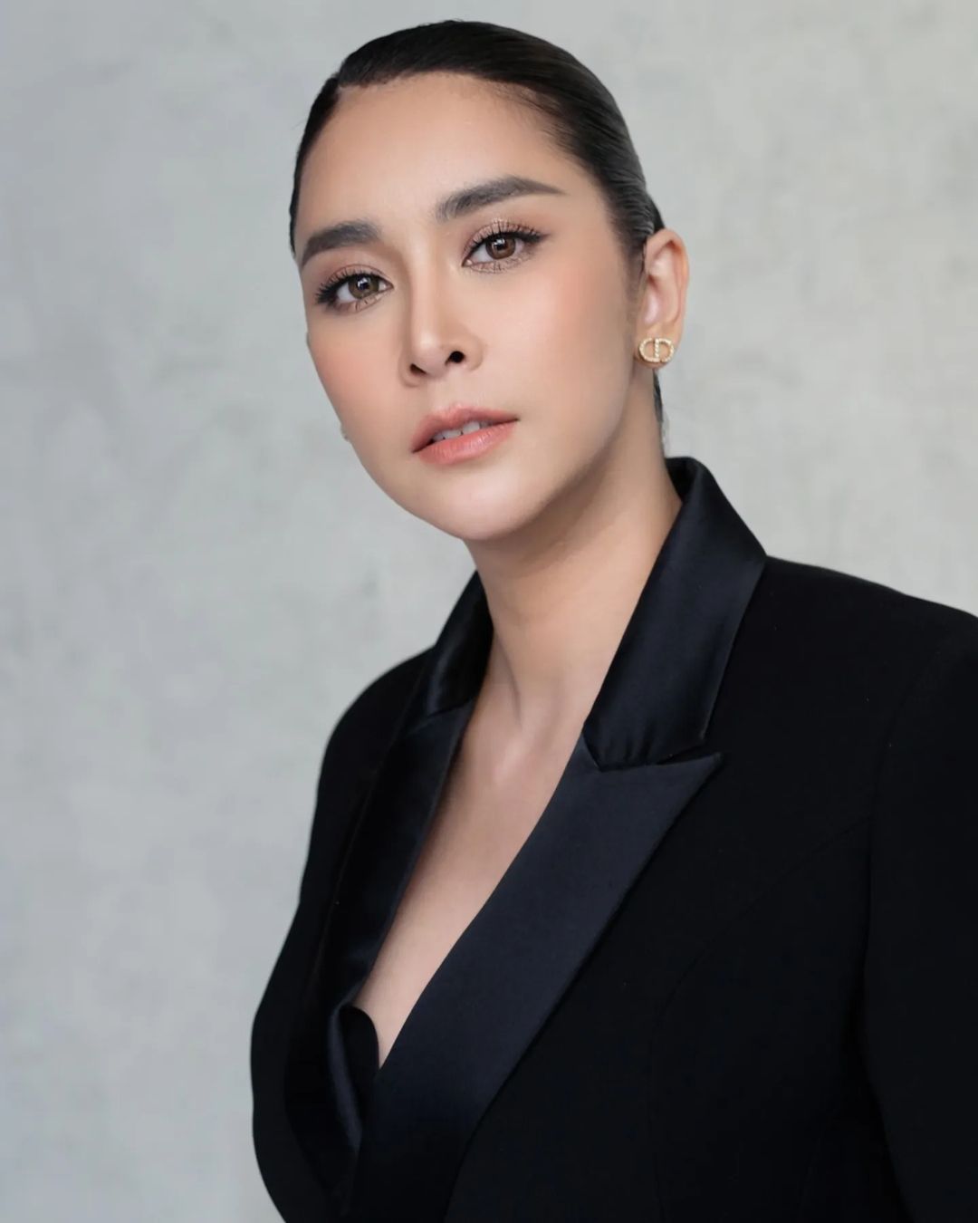 “ใหม่ สุคนธวา” ไม่ทนฟาดกลับคนวิจารณ์สามีขี้เหร่ (มีคลิป) “ใหม่ สุคนธวา” ไม่ทนฟาดกลับคนวิจารณ์สามีขี้เหร่ (มีคลิป)