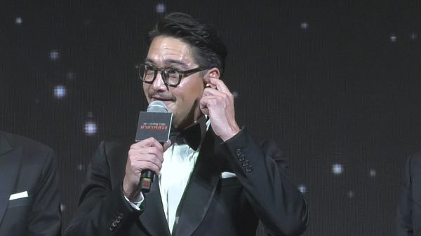 “อนันดา” กลั้นน้ำตาพูดถึง “หม่อมน้อย” ครูผู้เป็นเสมือนพ่อ  (มีคลิป) 