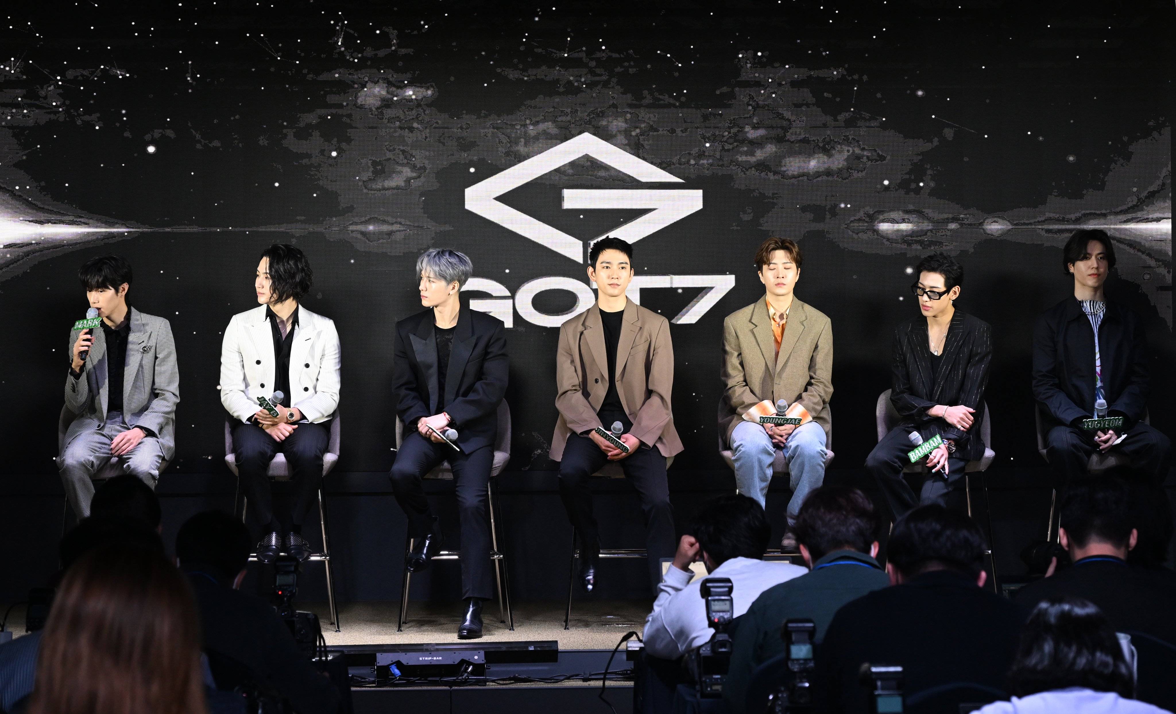 สิ้นสุดการรอคอย! สมาชิกวง GOT7 ทั้ง 7 คนคัมแบ็คพร้อมหน้าเพื่อร่วมงานแถลงข่าวโปรโมทซิงเกิลและมินิอัลบั้มชุดใหม่ สิ้นสุดการรอคอย! สมาชิกวง GOT7 ทั้ง 7 คนคัมแบ็คพร้อมหน้าเพื่อร่วมงานแถลงข่าวโปรโมทซิงเกิลและมินิอัลบั้มชุดใหม่