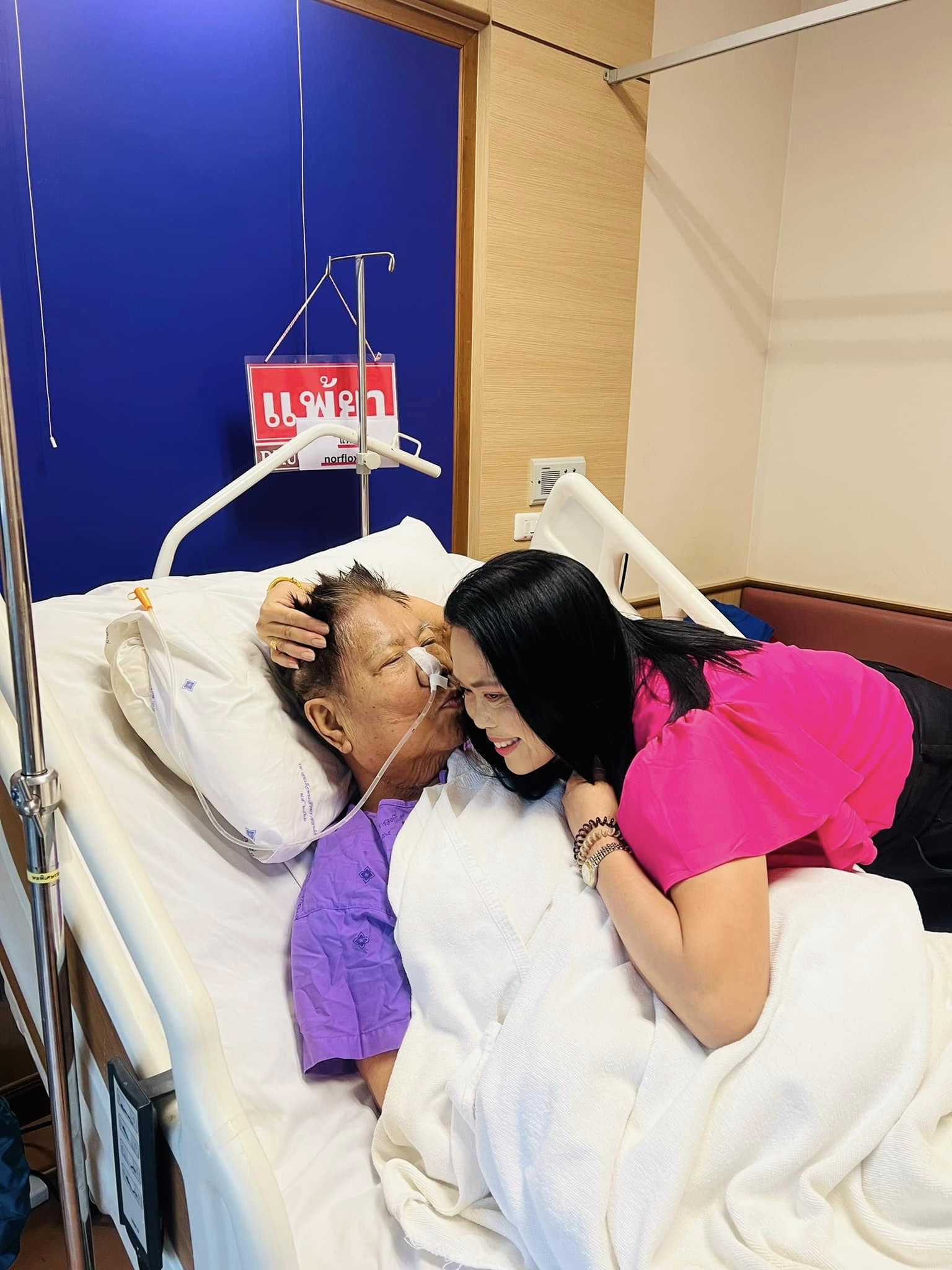 ประวัติ ชลธี ธารทอง เทวดาเพลง ผู้สร้างดาวให้วงการลูกทุ่ง ประวัติ ชลธี ธารทอง เทวดาเพลง ผู้สร้างดาวให้วงการลูกทุ่ง