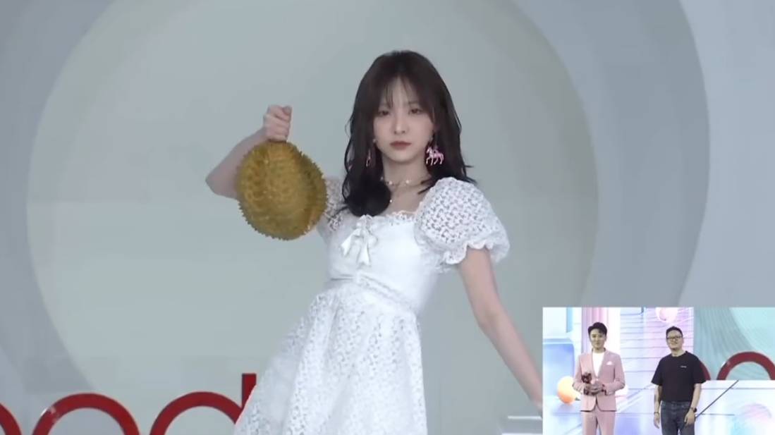 ของดีเมืองไทย!! ‘เนเน่ พรนับพัน’ สวยคิวต์เกินปุยมุ้ย หิ้วทุเรียนเดินแบบ โดนใจแฟนๆ (มีคลิป) ของดีเมืองไทย!! ‘เนเน่ พรนับพัน’ สวยคิวต์เกินปุยมุ้ย หิ้วทุเรียนเดินแบบ โดนใจแฟนๆ (มีคลิป)