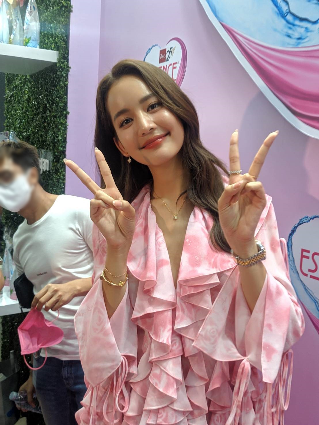 โบว์ ไม่ติดถ้าจะเรียก อาเล็ก ว่าแฟน สุดแฮปปี้ทริปเที่ยวต่างประเทศช่วงวันเกิดด้วยกัน