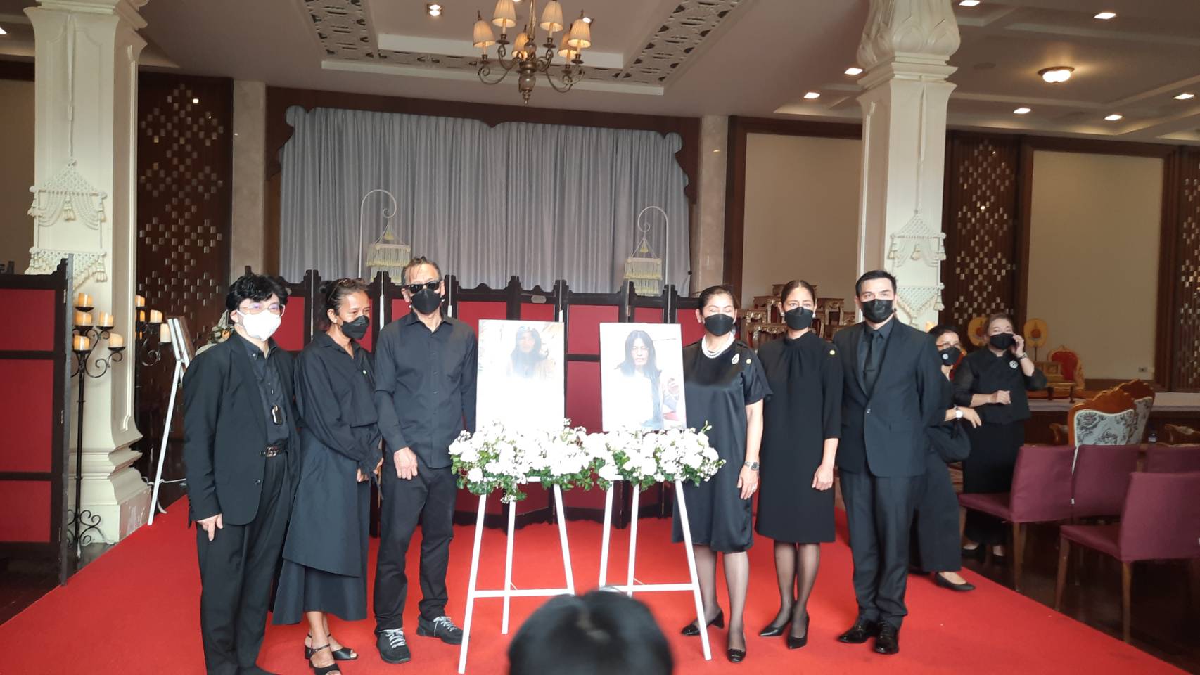 อ๊อฟ พงษ์พัฒน์ และคนในวงการเผยความรู้สึกหลังเข้าร่วมงานพิธีรดน้ำศพ หม่อมหลวงพันธุ์เทวนพ เทวกุล 