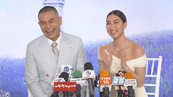 แพนเค้ก – พี่หมี จัดเต็มความอลังการ พิธีฉลองมงคลสมรส    (มีคลิป)