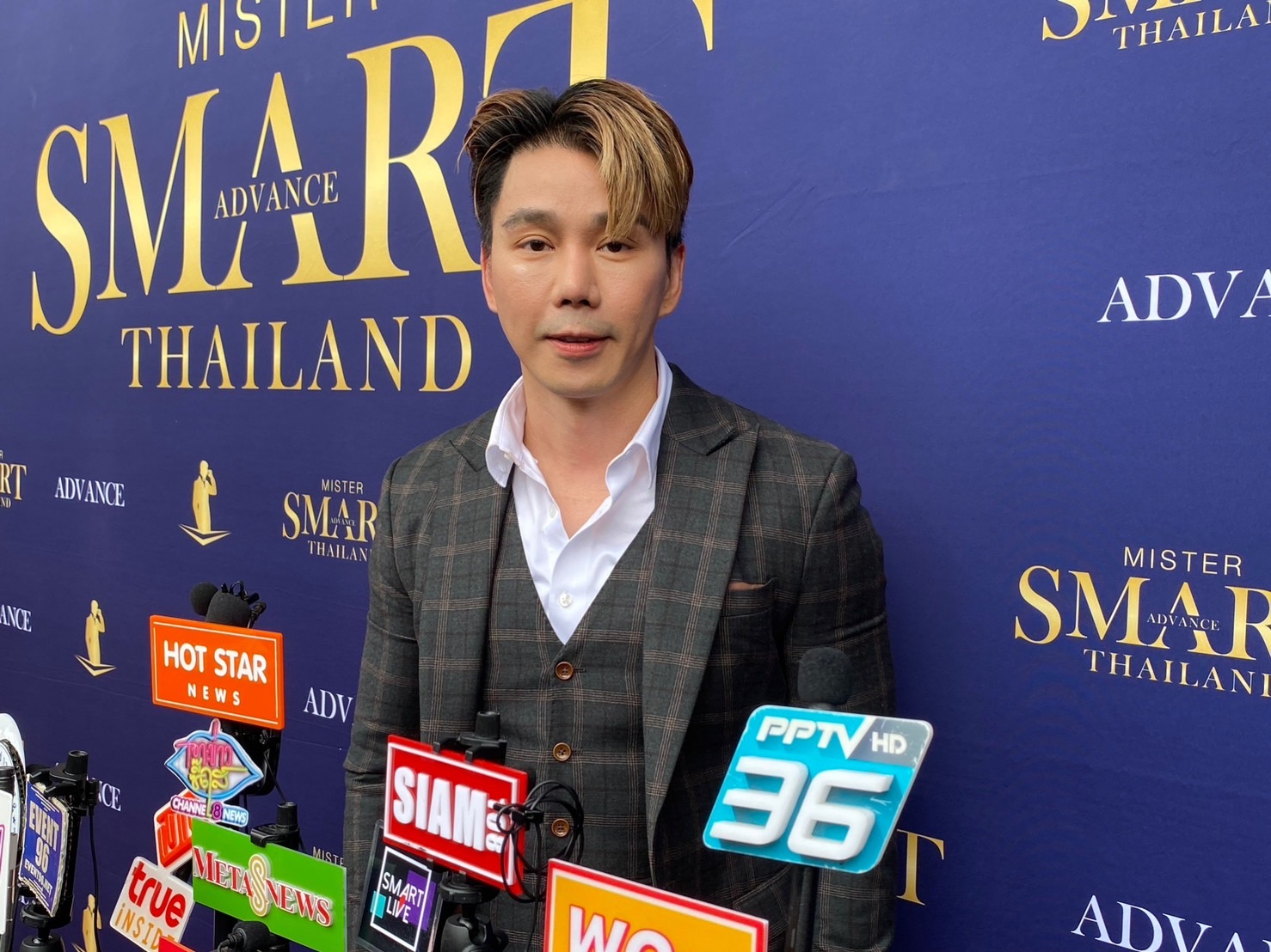 “กำปั้น” อัปเดตอาการ “โจอี้ บาซู” ก่อนขึ้นคอนเสิร์ตอีกครั้ง บอก บาซู ต้องครบ 3 คน “กำปั้น” อัปเดตอาการ “โจอี้ บาซู” ก่อนขึ้นคอนเสิร์ตอีกครั้ง บอก บาซู ต้องครบ 3 คน