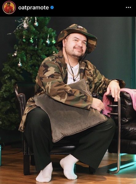 โอ๊ต-ดีเจอาร์ต นำทีม กลุ่มสตรีมเมอร์เกม ร้องปอท. โอ๊ต-ดีเจอาร์ต นำทีม กลุ่มสตรีมเมอร์เกม ร้องปอท.