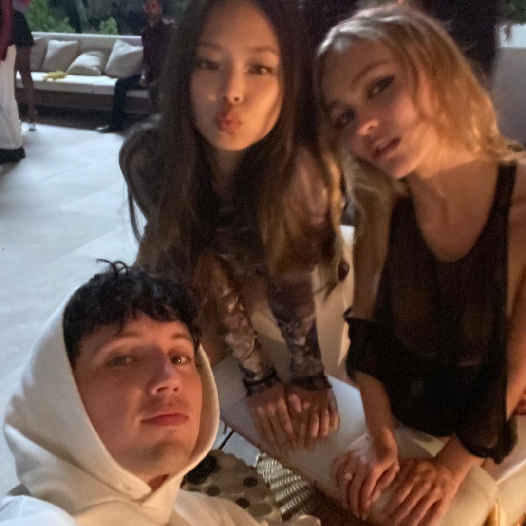 วันนี้ที่เมืองไทย!! แฟนๆ หวีด ‘ทรอย ซีวาน’ โพสต์ภาพถนนในกรุงเทพ วันนี้ที่เมืองไทย!! แฟนๆ หวีด ‘ทรอย ซีวาน’ โพสต์ภาพถนนในกรุงเทพ