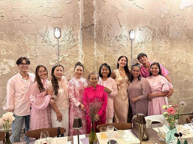 สองครอบครัวฉลองยินดี ณเดชน์ - ญาญ่า เตรียมสละโสด ธีมสีชมพู่หวานเจี๊ยบ!! สองครอบครัวฉลองยินดี ณเดชน์ - ญาญ่า เตรียมสละโสด ธีมสีชมพู่หวานเจี๊ยบ!!