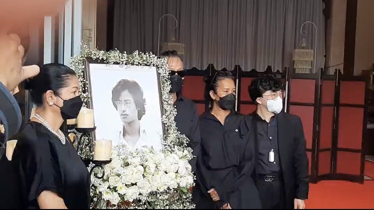 เผยภาพบรรยากาศพิธีรดน้ำศพ หม่อมหลวงพันธุ์เทวนพ เทวกุล เผยภาพบรรยากาศพิธีรดน้ำศพ หม่อมหลวงพันธุ์เทวนพ เทวกุล