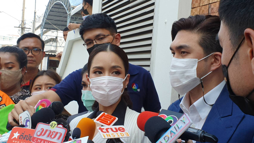 ฟ้อง 10 ล้าน! จั๊กจั่น - เค วัฒนา รุดเอาผิดอดีตผจก.-เพื่อนดารากุข่าวโลกสอง 