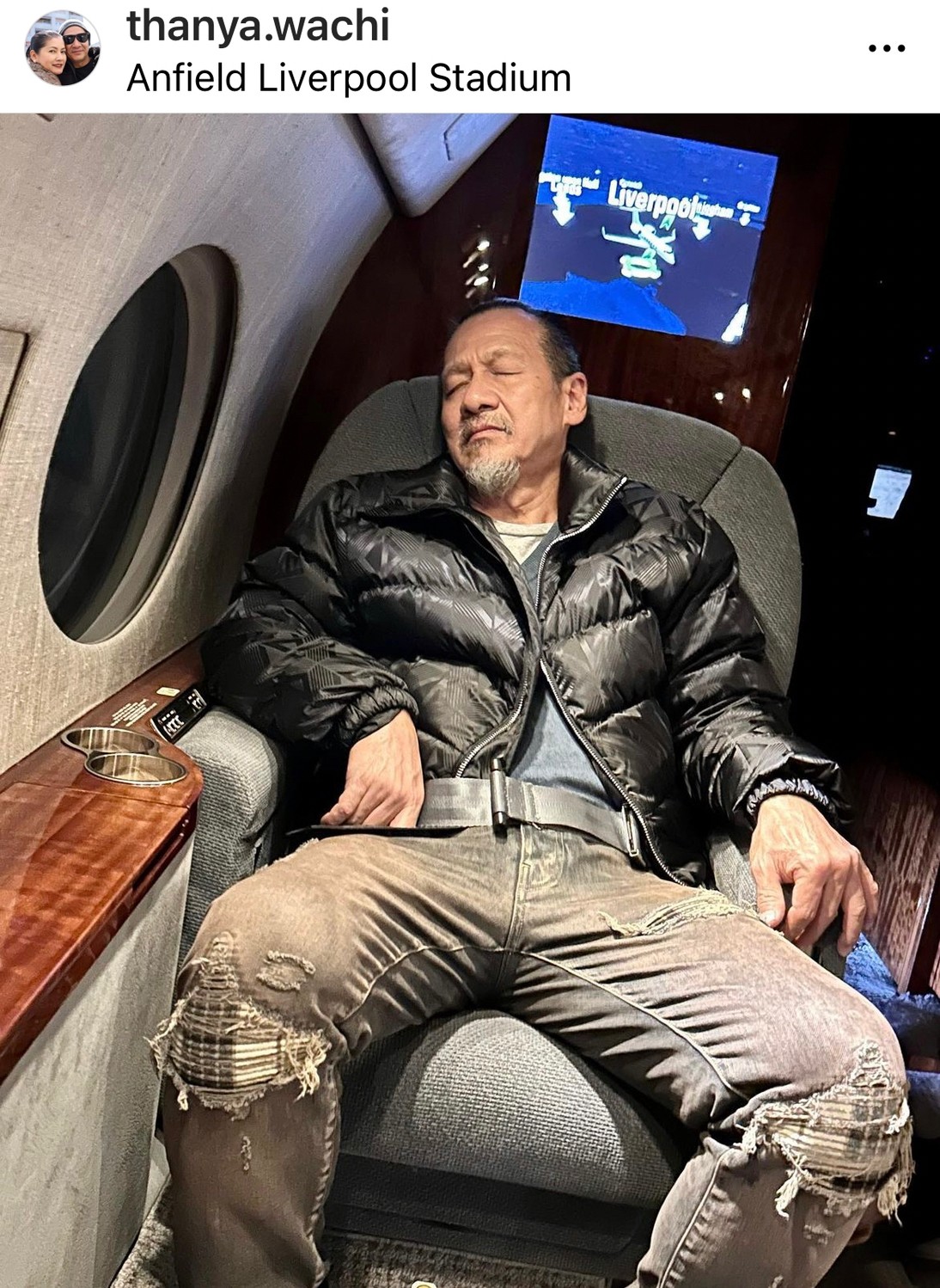 อ๊อฟ พงษ์พัฒน์ นั่งเครื่องส่วนตัว เชียร์ศึกแดงเดือดติดขอบสนาม อ๊อฟ พงษ์พัฒน์ นั่งเครื่องส่วนตัว เชียร์ศึกแดงเดือดติดขอบสนาม