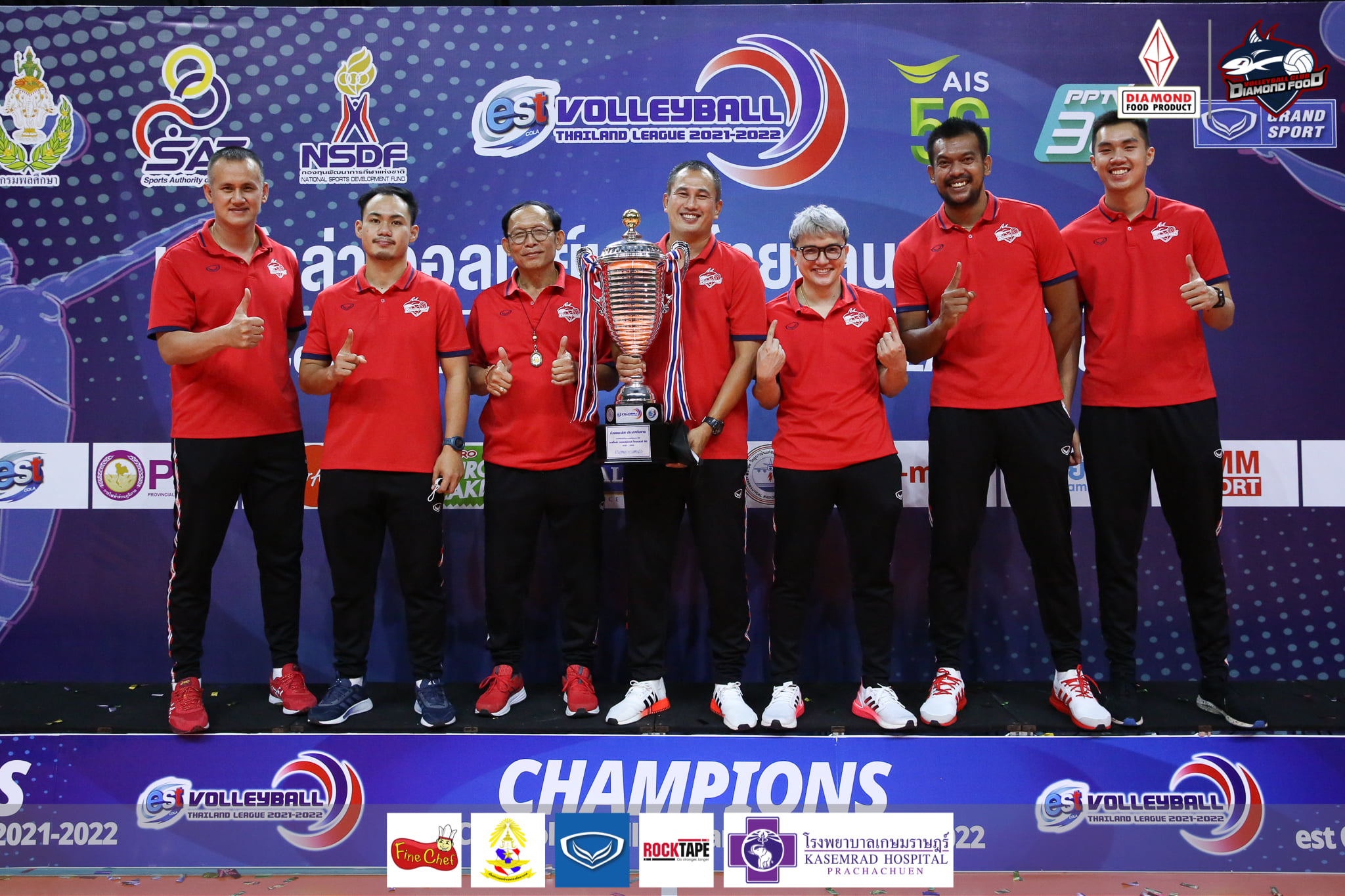 คุยครบทุกประเด็น 'สมบูรณ์ นาคผึ่ง' หลังพาหนุ่มไดมอนด์ฟู้ดคว้าแชมป์ลูกยางไทยลีก2022