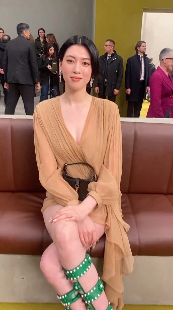 'เซียวจ้าน' 2 ลุค!! หล่อคูลดูคิวต์ใจเหลว บุก 2 แฟชั่นโชว์ในวันเดียวที่มิลาน 'เซียวจ้าน' 2 ลุค!! หล่อคูลดูคิวต์ใจเหลว บุก 2 แฟชั่นโชว์ในวันเดียวที่มิลาน