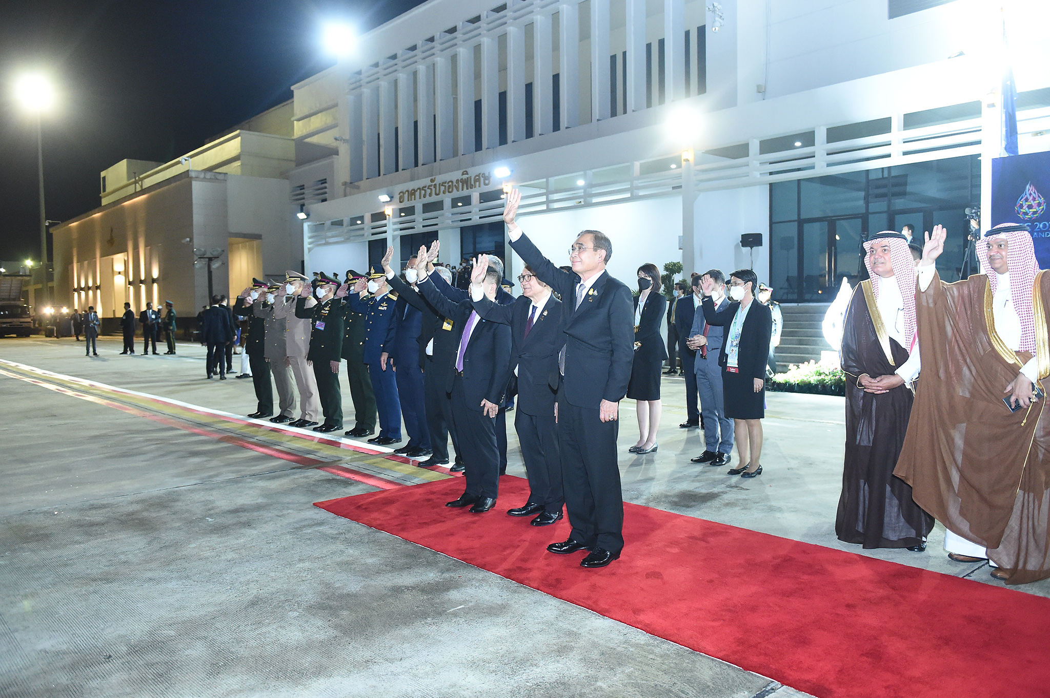 ประมวลภาพ นายกรัฐมนตรี ส่งเสด็จมกุฎราชกุมารแห่งซาอุฯ  