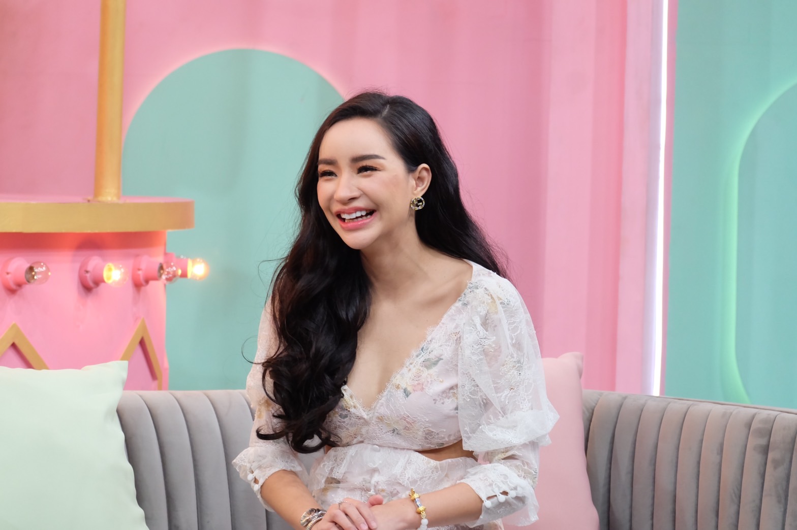 นิวนิว ลั่นไม่ต้องมาคิดแทน ปมให้อภัย เติ้ล ธนพล อดีตนักแสดงหนุ่มเปิดใจชีวิตในเรือนจำ