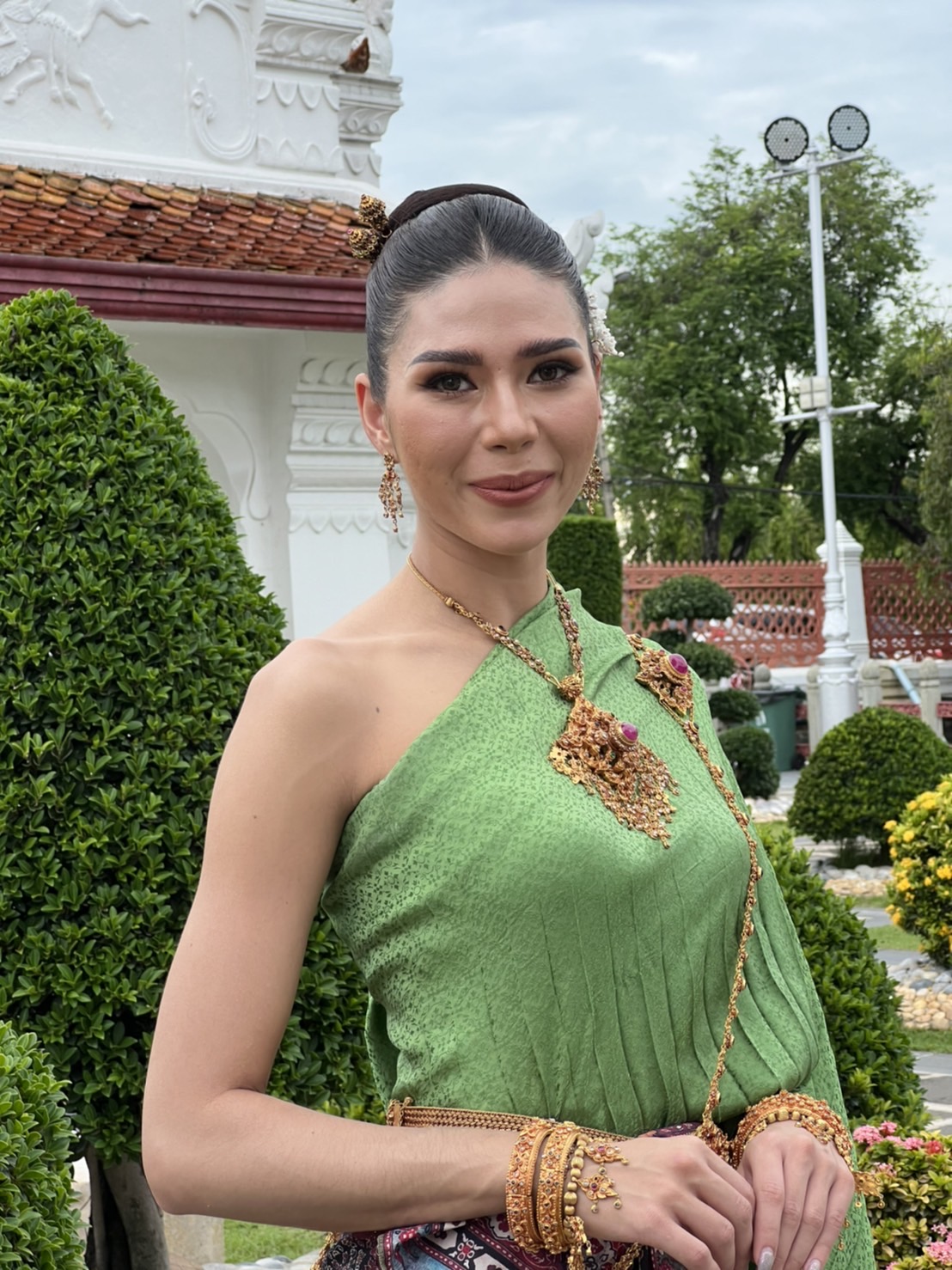 สวยสง่าในชุดไทย 30 สาวงาม MUT 2022 ร่วมทำบุญเพื่อความเป็นสิริมงคล