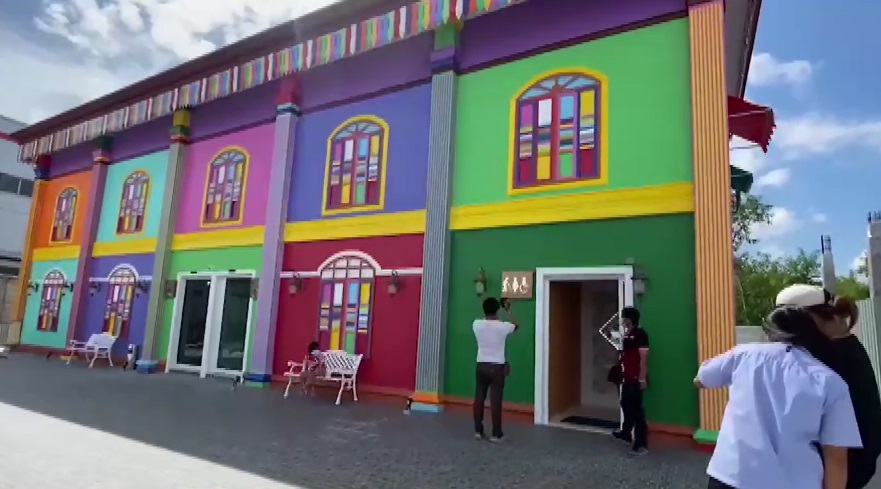 ผ่านไปต้องแวะ! แห่เซลฟี่ห้องน้ำปั๊มสุดเก๋ไก๋ ติดแอร์-มีเฟอร์นิเจอร์นั่งดูทีวีรอคิว