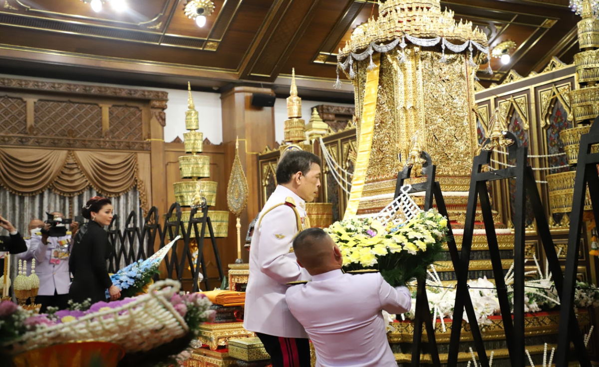ประมวลภาพ ในหลวง ราชินี เสด็จพระราชดำเนินพระราชทานน้ำหลวงสรงศพ สมเด็จพระวัณรัต