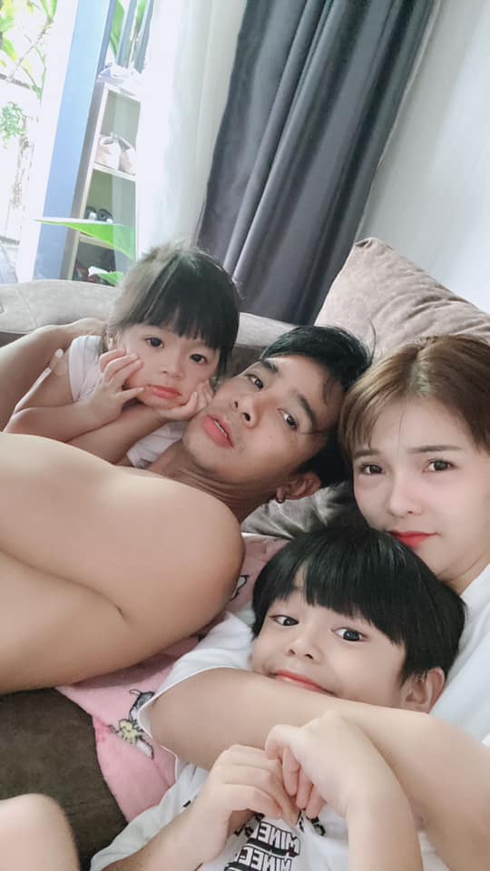 ภรรยาสาว ก้อง ห้วยไร่ โพสต์เตือนแฟนคลับหลังสามีโดนขอถ่ายรูประหว่างเข้าห้องน้ำ ภรรยาสาว ก้อง ห้วยไร่ โพสต์เตือนแฟนคลับหลังสามีโดนขอถ่ายรูประหว่างเข้าห้องน้ำ