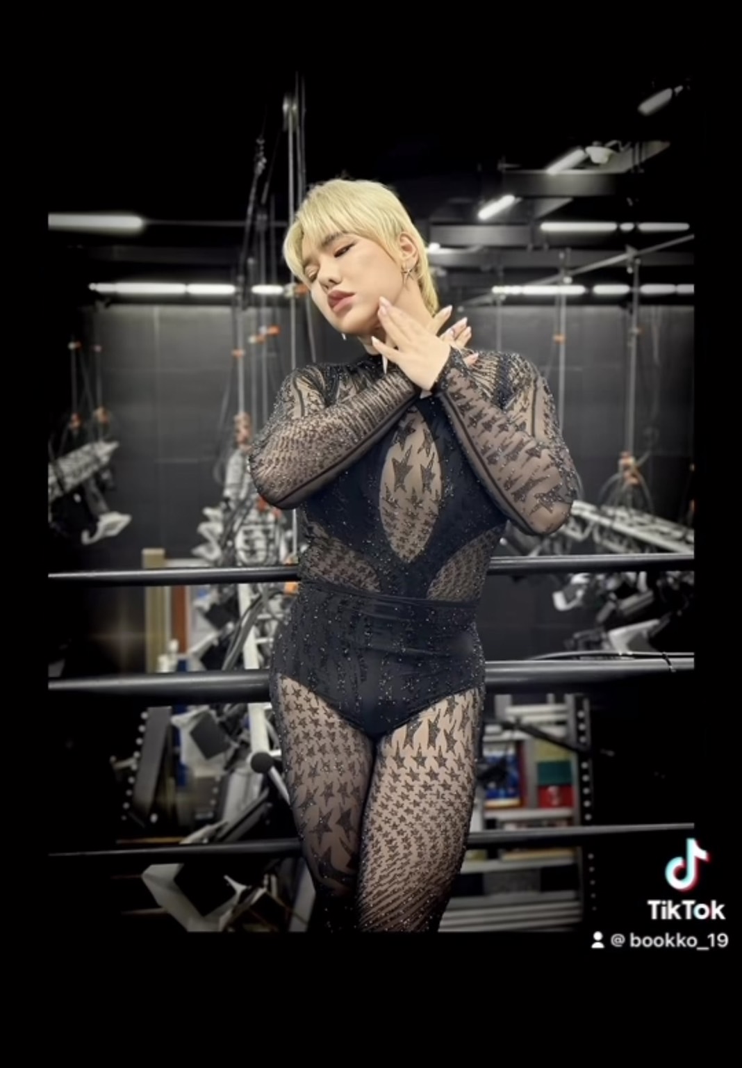 บุ๊คโก๊ะ โพสต์ภาพย้อนวัย พร้อมข้อความซึ้ง...ไม่เคยอายอดีต และจะไม่หยุดพัฒนาตัวเอง บุ๊คโก๊ะ โพสต์ภาพย้อนวัย พร้อมข้อความซึ้ง...ไม่เคยอายอดีต และจะไม่หยุดพัฒนาตัวเอง