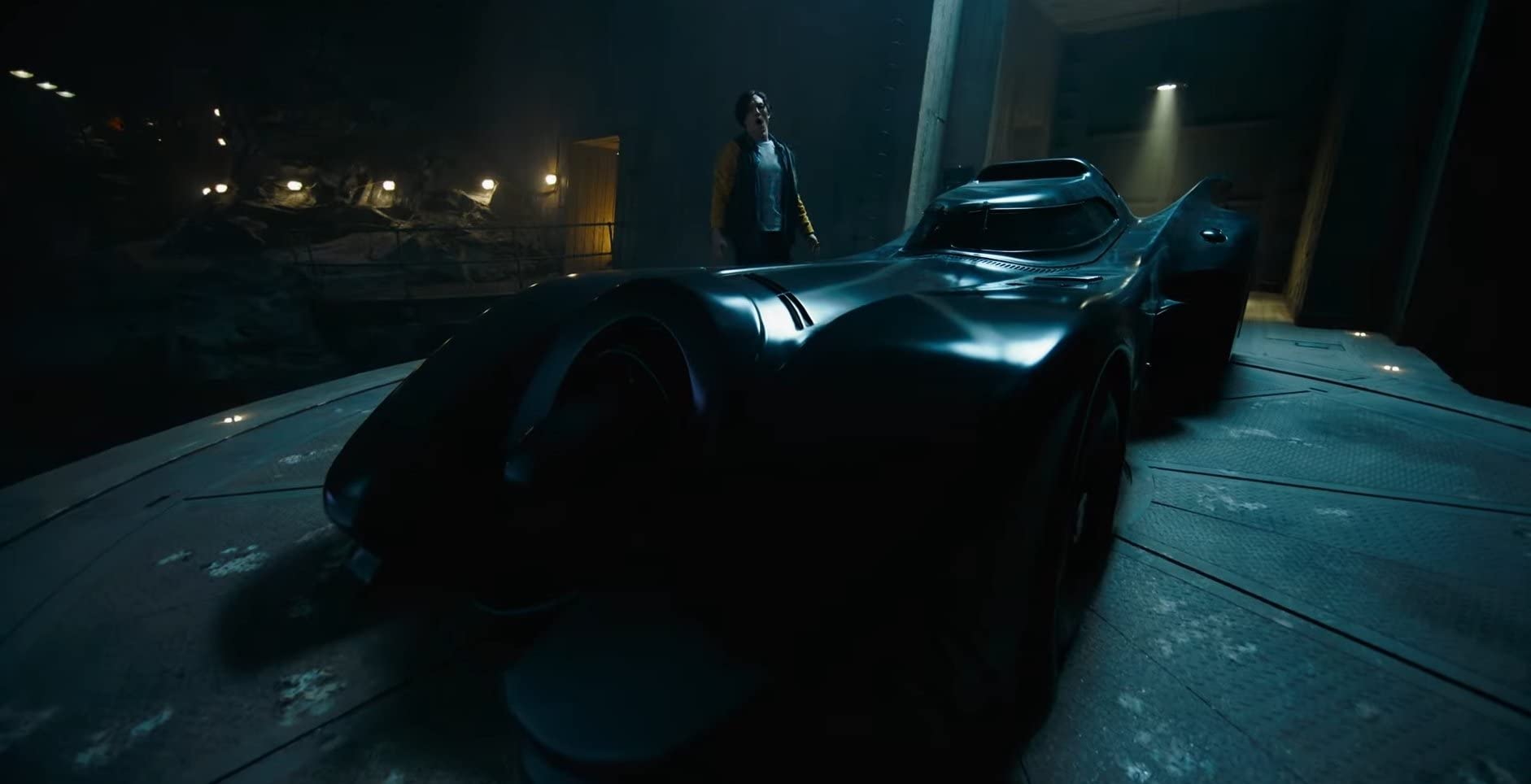 Ezra Miller กำลังบำบัดจิต ยืนยันความสัมพันธ์กองถ่าย The Flash ไม่มีปัญหา