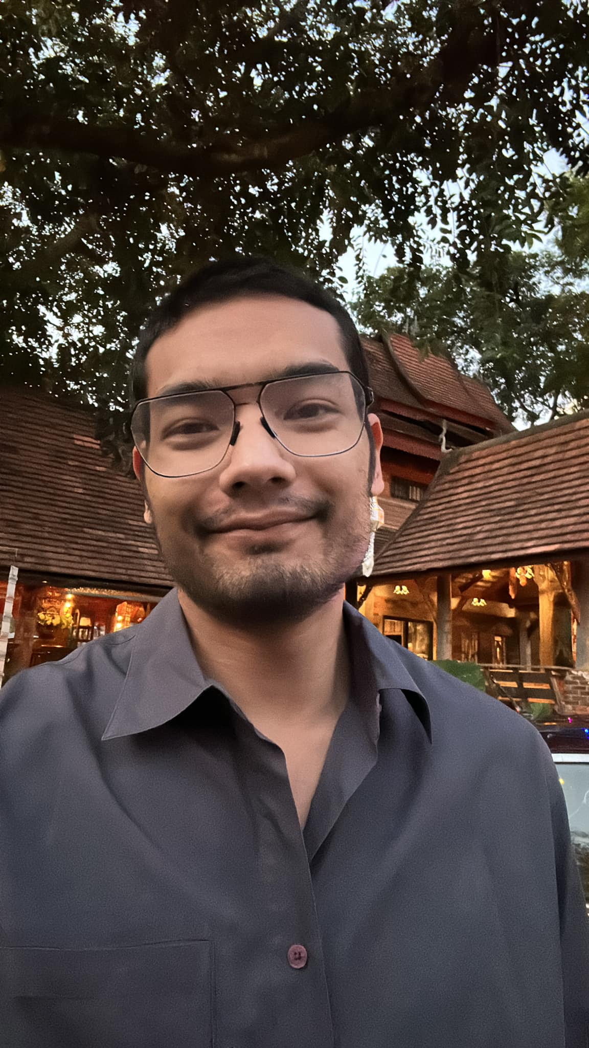 คุณชายอดัม โพสต์เตือน หลังมีคนแอบอ้างชื่อ ท่านมุ้ย ข่มขู่คุกคาม 