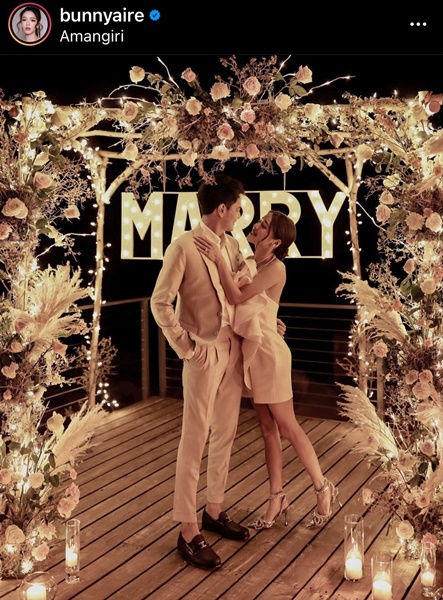 แอร์ ภัณฑิลา ถูกโจรทุบรถขณะเที่ยวต่างประเทศ แอร์ ภัณฑิลา ถูกโจรทุบรถขณะเที่ยวต่างประเทศ