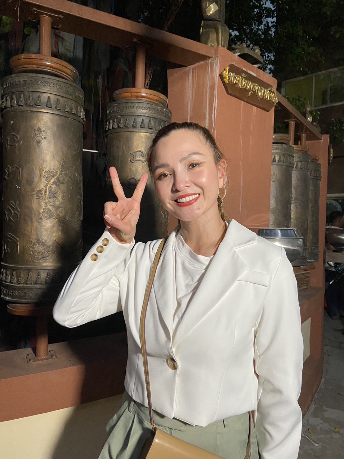 แคนดี้ รากแก่น รับห่วง แม่บานเย็น หลังกลับมาขึ้นเวทีในรอบ 4 ปี แคนดี้ รากแก่น รับห่วง แม่บานเย็น หลังกลับมาขึ้นเวทีในรอบ 4 ปี