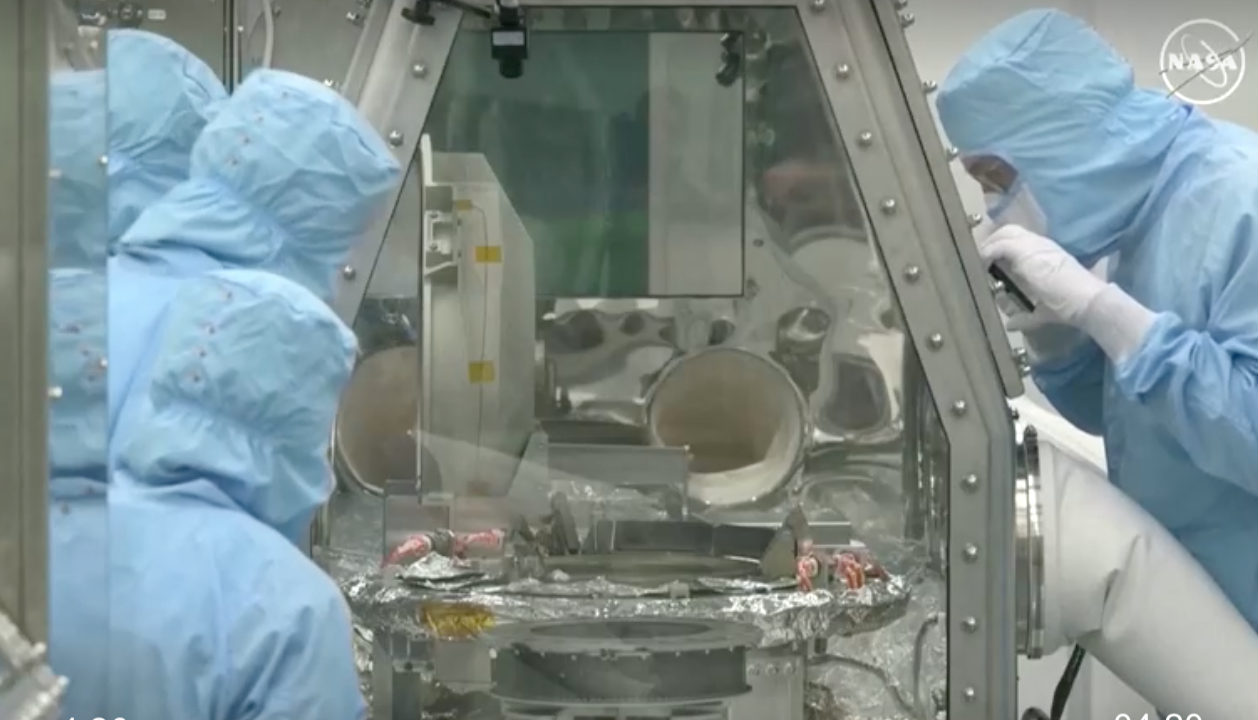 นาซาจัดแสดงเศษดาวเคราะห์น้อยเบนนู ไขปริศนากำเนิดโลก นาซาจัดแสดงเศษดาวเคราะห์น้อยเบนนู ไขปริศนากำเนิดโลก