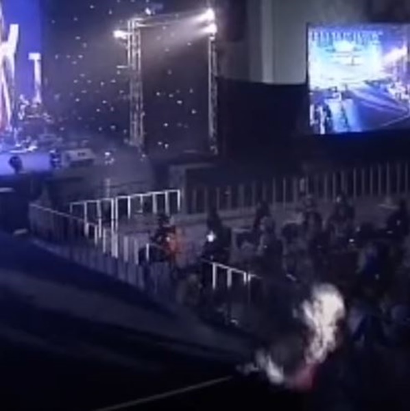  นุ๊ก ธนดล ตกเวทีสูงเกือบ 2  เมตร  ด้านแฟนคลับแห่เป็นห่วง!!