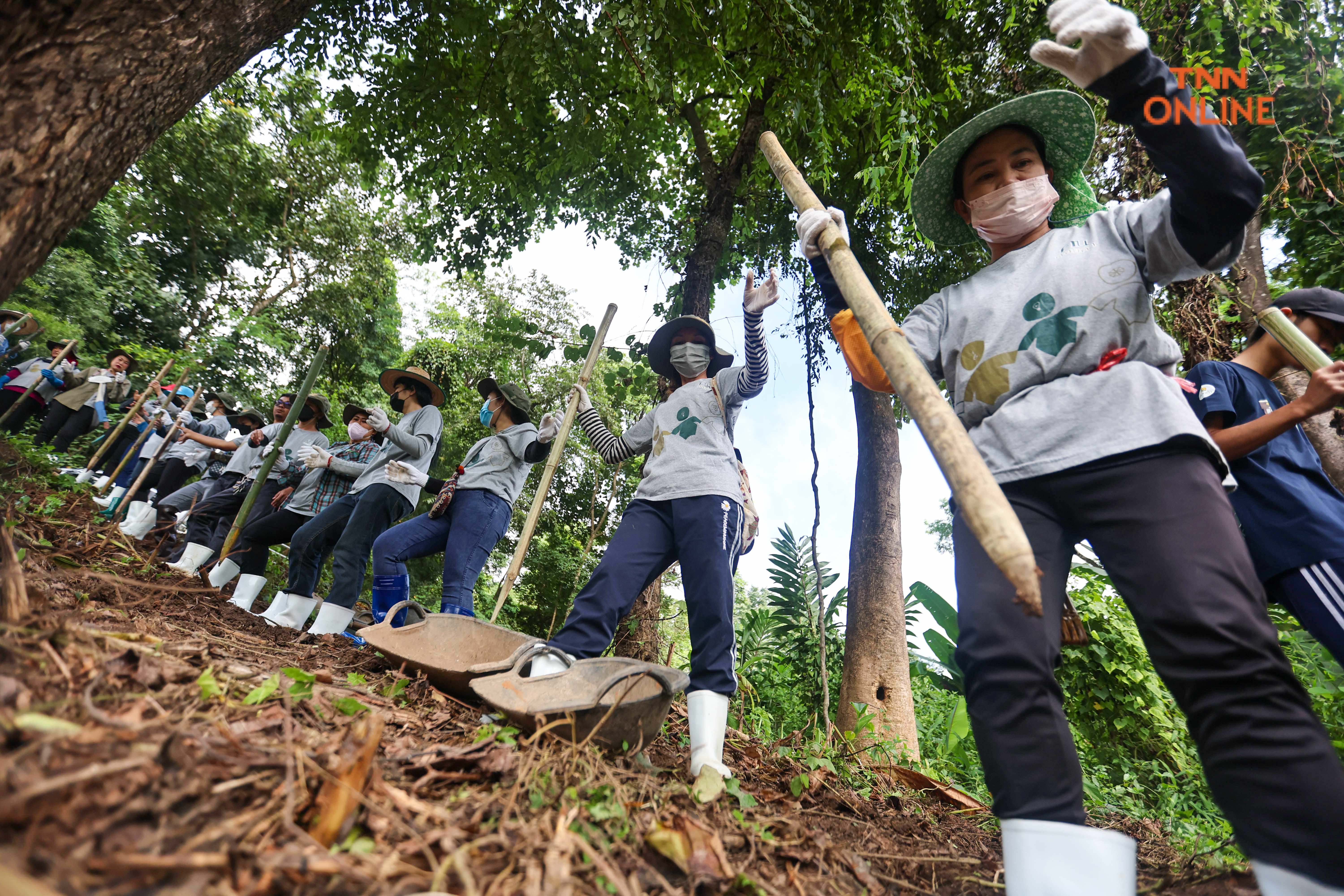 “ดอยคำ” นำเยาวชน ร่วมทำฝายชะลอน้ำช่วยชุมชน “ดอยคำ” นำเยาวชน ร่วมทำฝายชะลอน้ำช่วยชุมชน