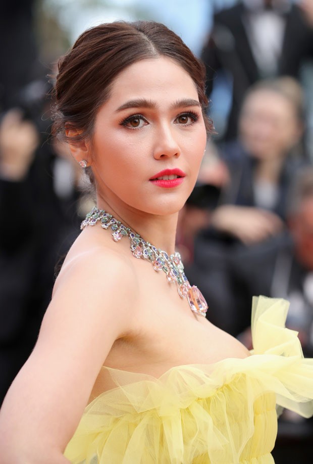 รวมลุคฟูฟ่อง ชมพู่ อารยา เดินพรมแดงเมืองคานส์ อลังการทุกปี!