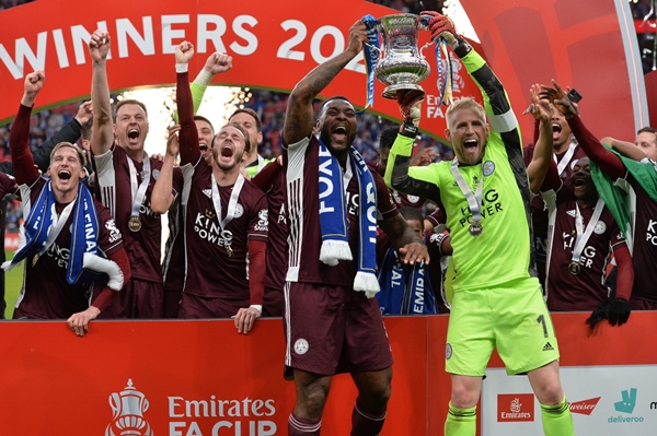 “เต๋า สมชาย” เฮลั่น!! เลสเตอร์ซิตี้ ทีมในดวงใจคว้าแชมป์ “เต๋า สมชาย” เฮลั่น!! เลสเตอร์ซิตี้ ทีมในดวงใจคว้าแชมป์