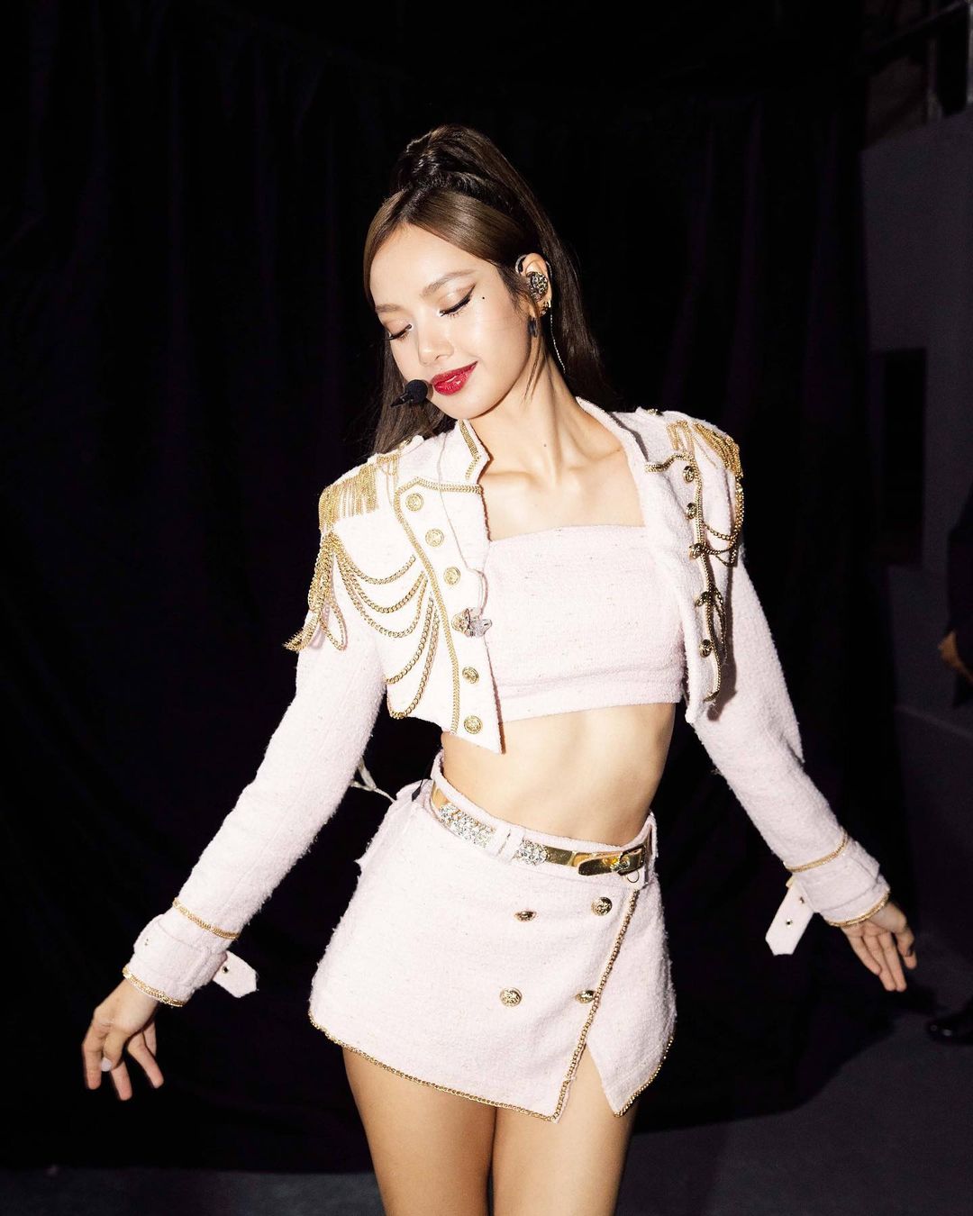 บลิงค์ไทยปริ่ม!! 'ลิซ่า' ไลฟ์สดเดี่ยวไหว้ขอบคุณ แถมได้จารึกชื่อสู่ Asian Hall of Fame บลิงค์ไทยปริ่ม!! 'ลิซ่า' ไลฟ์สดเดี่ยวไหว้ขอบคุณ แถมได้จารึกชื่อสู่ Asian Hall of Fame