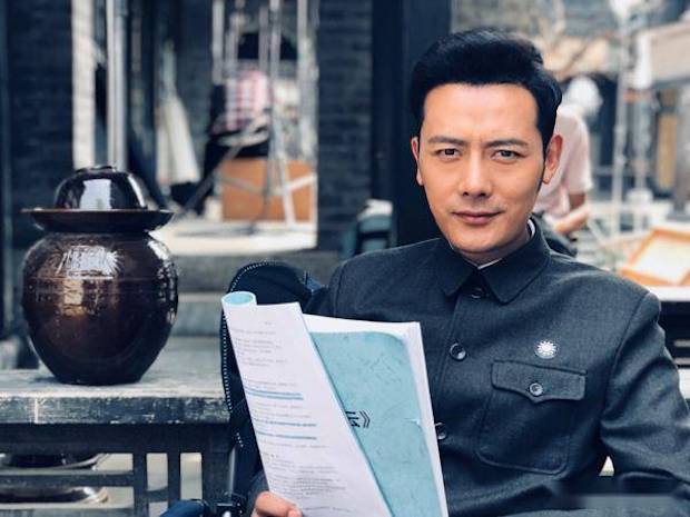 น่าอายตรงไหน?!! ‘สวีไห่เหวย’ ดาราจีนขายผักแบกะดินหาเลี้ยงครอบครัว น่าอายตรงไหน?!! ‘สวีไห่เหวย’ ดาราจีนขายผักแบกะดินหาเลี้ยงครอบครัว