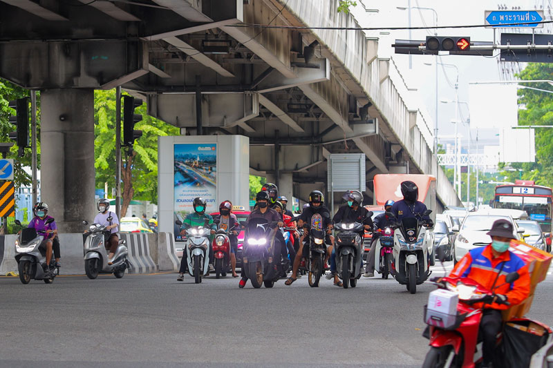 17 วิธีประหยัดน้ำมัน ขับรถอย่างไรสู้วิกฤตน้ำมันแพง ช่วยเซฟเงินในกระเป๋า?