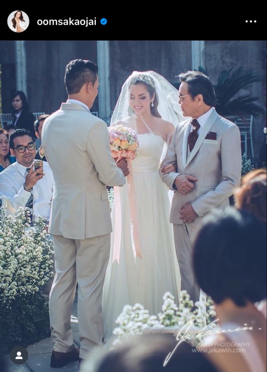 อ๋อม สกาวใจ โพสต์ซึ้ง ครบรอบแต่งงาน 8 ปี ไม่มีข่าวขาเตียงหัก อ๋อม สกาวใจ โพสต์ซึ้ง ครบรอบแต่งงาน 8 ปี ไม่มีข่าวขาเตียงหัก