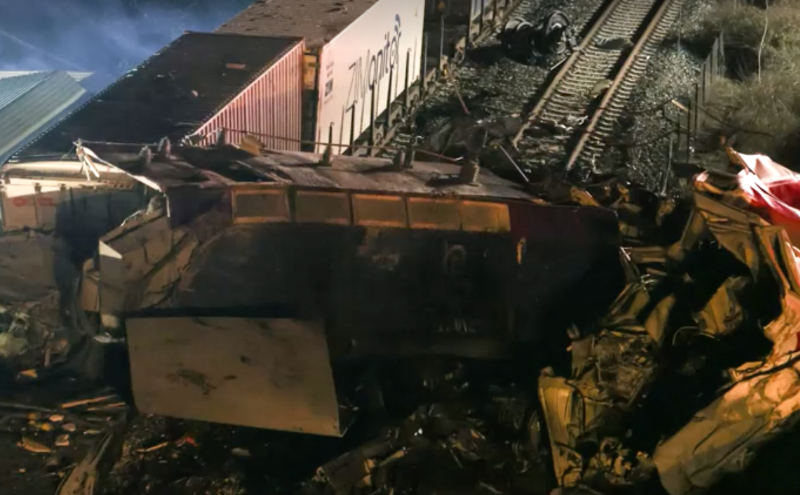 รถไฟชนกัน! ประสานงานไฟลุกท่วมที่กรีซ เสียชีวิต 16 ราย