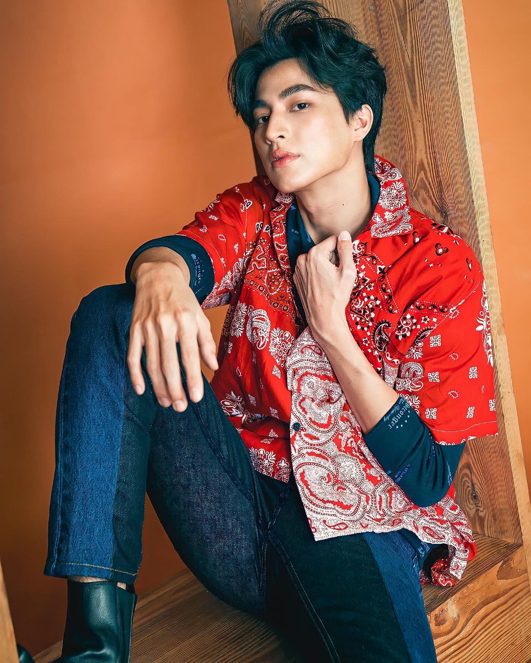 จัดหนัก! แฟนคลับหอบเงินเซอร์ไพรส์ต้อนรับ กลัฟ คณาวุฒิ หลังเซ็นสัญญาช่อง 3