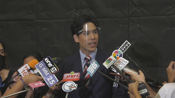 “เจษ เจษฎ์พิพัฒ” ไม่หวั่นอาถรรพ์รัก “วิว” 3 ปี (มีคลิป) “เจษ เจษฎ์พิพัฒ” ไม่หวั่นอาถรรพ์รัก “วิว” 3 ปี (มีคลิป)