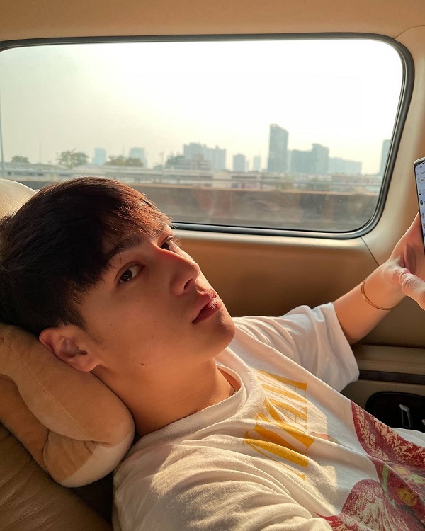“ไอซ์ พาริส” รับยังเขินอยู่ หลังถูกแซวถึงแฟนสาวนอกวงการ (มีคลิป) 