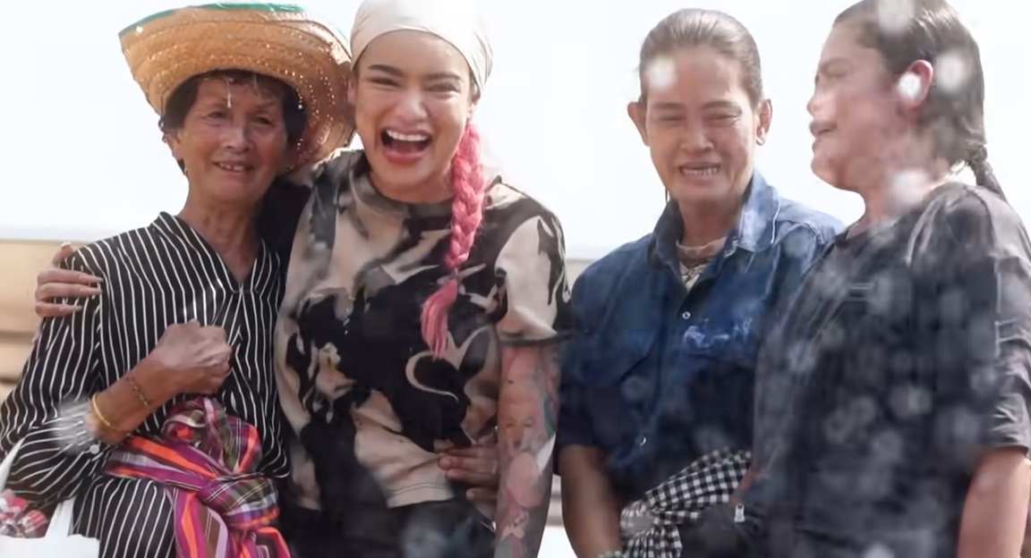 พิมรี่พาย ลุยอีสานจัดทีมขุดเจาะน้ำบาดาล ชาวบ้านร่ำไห้ขอบคุณ