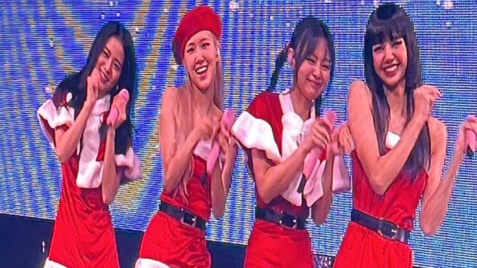 ของขวัญส่งท้ายปี “BLACKPINK”  โชว์คริสต์มาส แบบ ‘Mean Girls’ ที่อัมสเตอร์ดัม