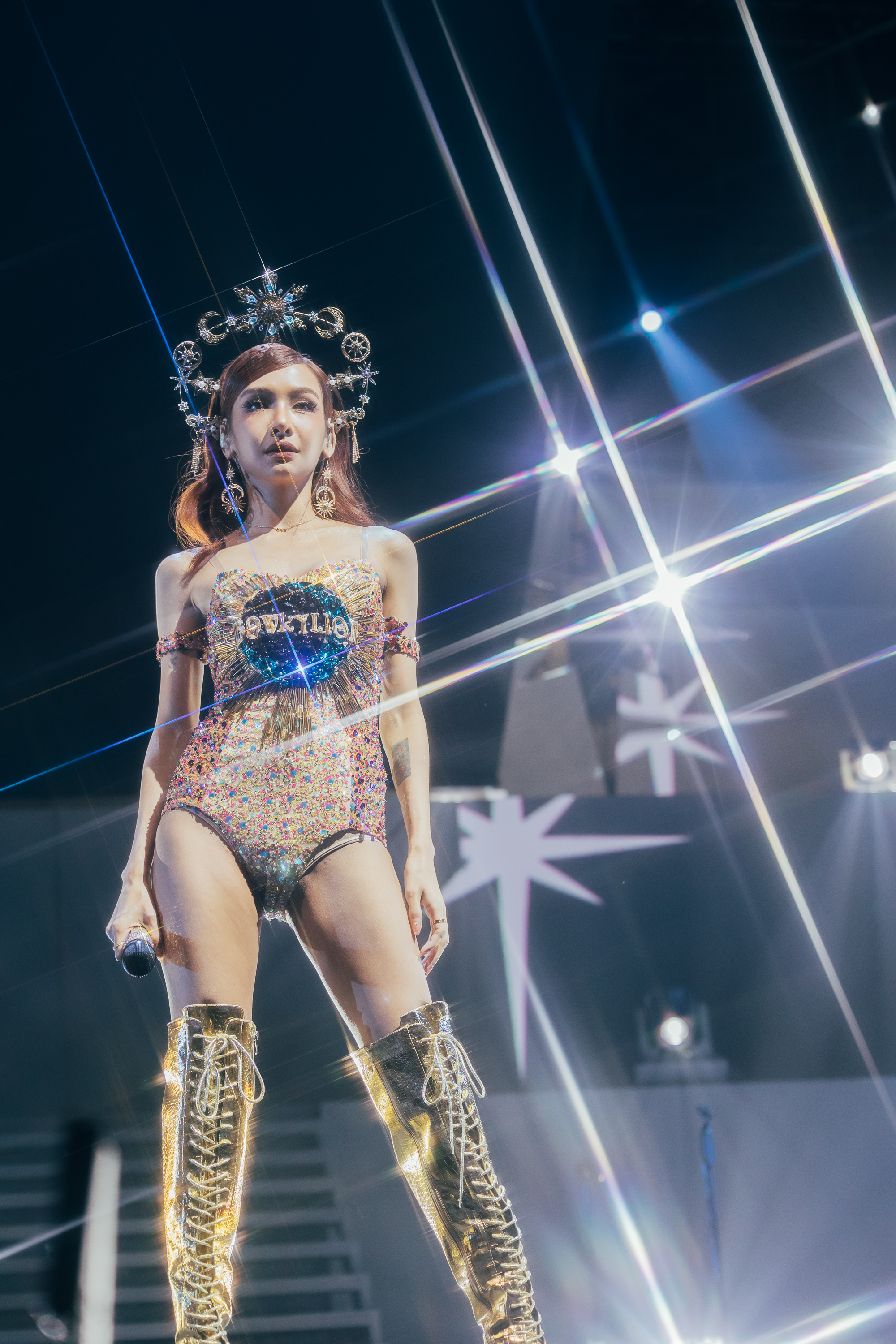 คอนเสิร์ตแรกในชีวิต โบกี้ ไลอ้อน ยอมรับทำได้ไม่ดีเท่าไหร่ แต่แฟนคลับโต้ เธอเก่งมาก คอนเสิร์ตแรกในชีวิต โบกี้ ไลอ้อน ยอมรับทำได้ไม่ดีเท่าไหร่ แต่แฟนคลับโต้ เธอเก่งมาก