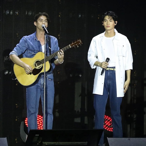 บรรยากาศเต็มอิ่มความฟิน กับคอนเสิร์ตคู่ครั้งแรกของ ไบร์ท-วิน  (มีคลิป)