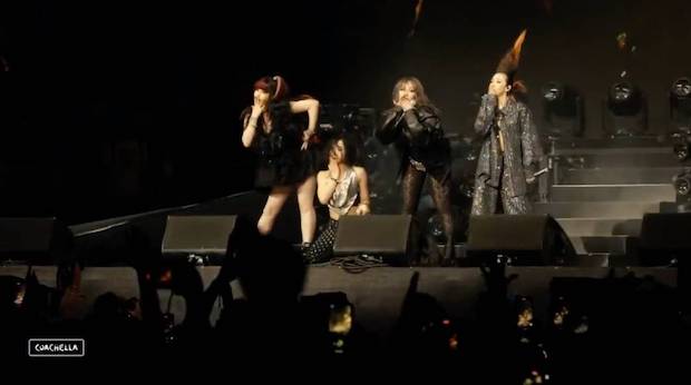 สุดเซอร์ไพรส์!! ‘ซีแอล’ พาวง 2NE1 รียูเนียนบนเวที Coachella (มีคลิป) สุดเซอร์ไพรส์!! ‘ซีแอล’ พาวง 2NE1 รียูเนียนบนเวที Coachella (มีคลิป)