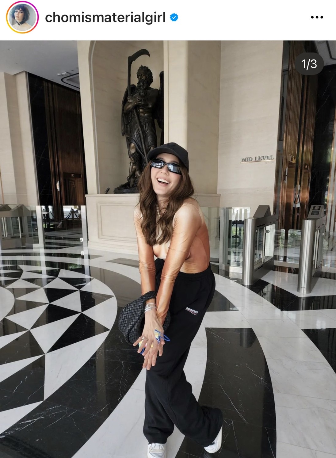 ชมพู่ เล่นใหญ่!! แปลงโฉมเป็น อาจารย์อารยา